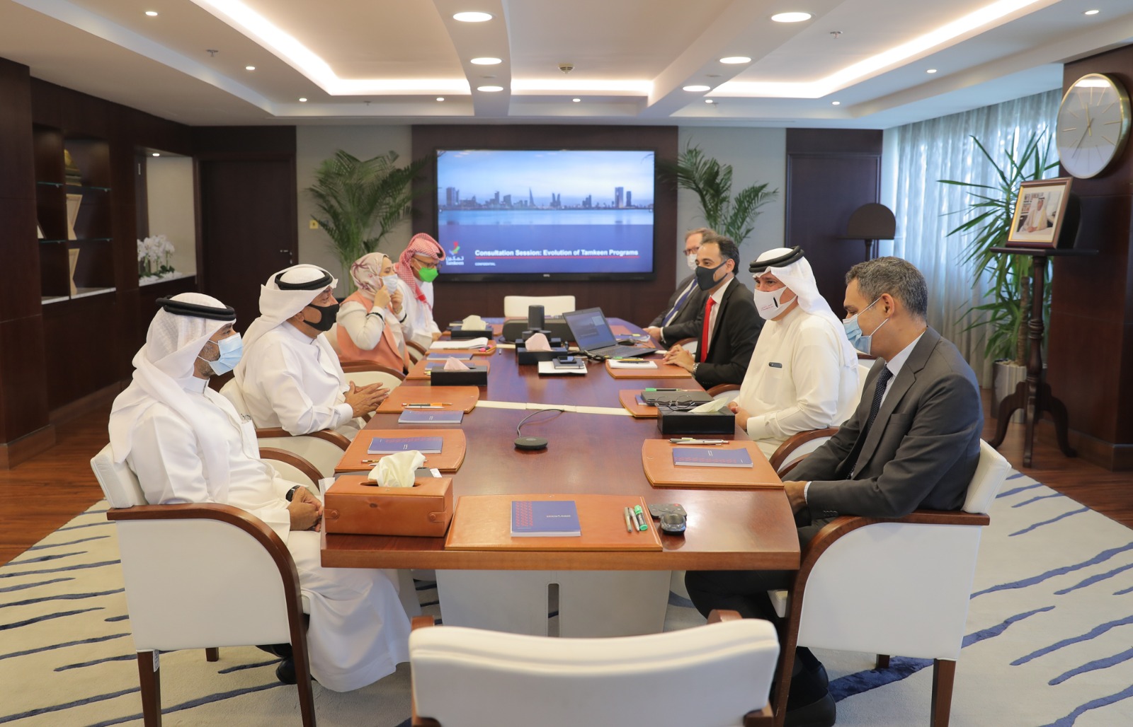 In a Special Meeting with the Bahrain Chamber of Commerce and Industry  “Tamkeen” Affirms its Strategic Partnership with the Chamber