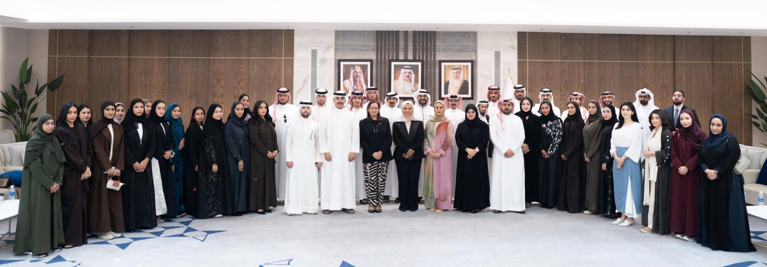 خلال لقاء حواري تفاعلي ضمن برنامج “رهان المستقبل”  الرئيس التنفيذي لـ تمكين تلتقي بالشباب البحريني